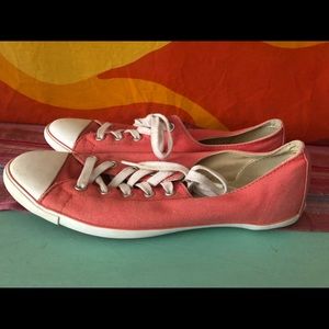 Converse Liw Top Thin Sole Coral Size 9